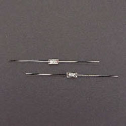 CONDENSATEUR STYROFLEX  100pf  2% 500Vcc