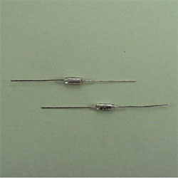 CONDENSATEUR STYROFLEX 820pf 2,5% 630Vcc