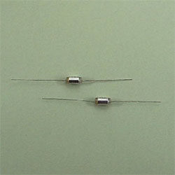 CONDENSATEUR STYROFLEX  2,7nF  5% 63Vcc