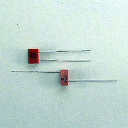 CONDENSATEUR MICA  ARGENTE 226pF 63Vcc